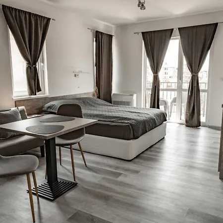 July's Konukevi Primorsko