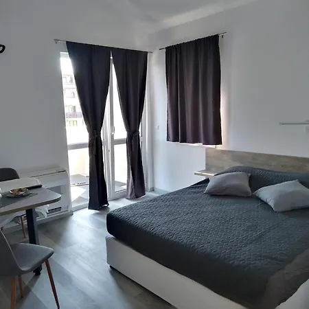 July's Konukevi Primorsko