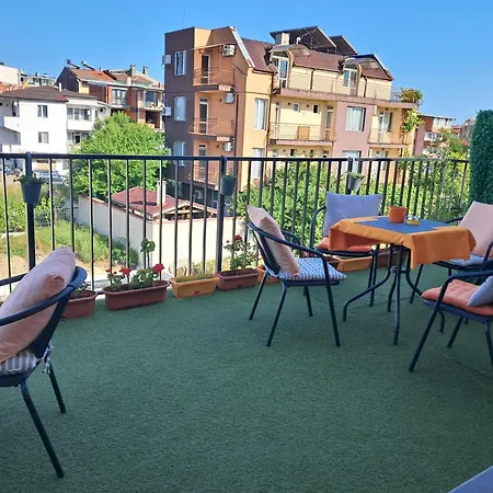 July's Pensiune Primorsko